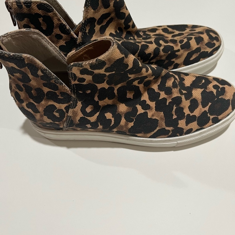 Steve Madden animal print cheetah loafers sneakers  7.5 canvas booties NWOT - Picture 3 of 5